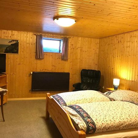 Schoenes Kellerzimmer Mit Bad Apartment Mittelangeln Exterior photo