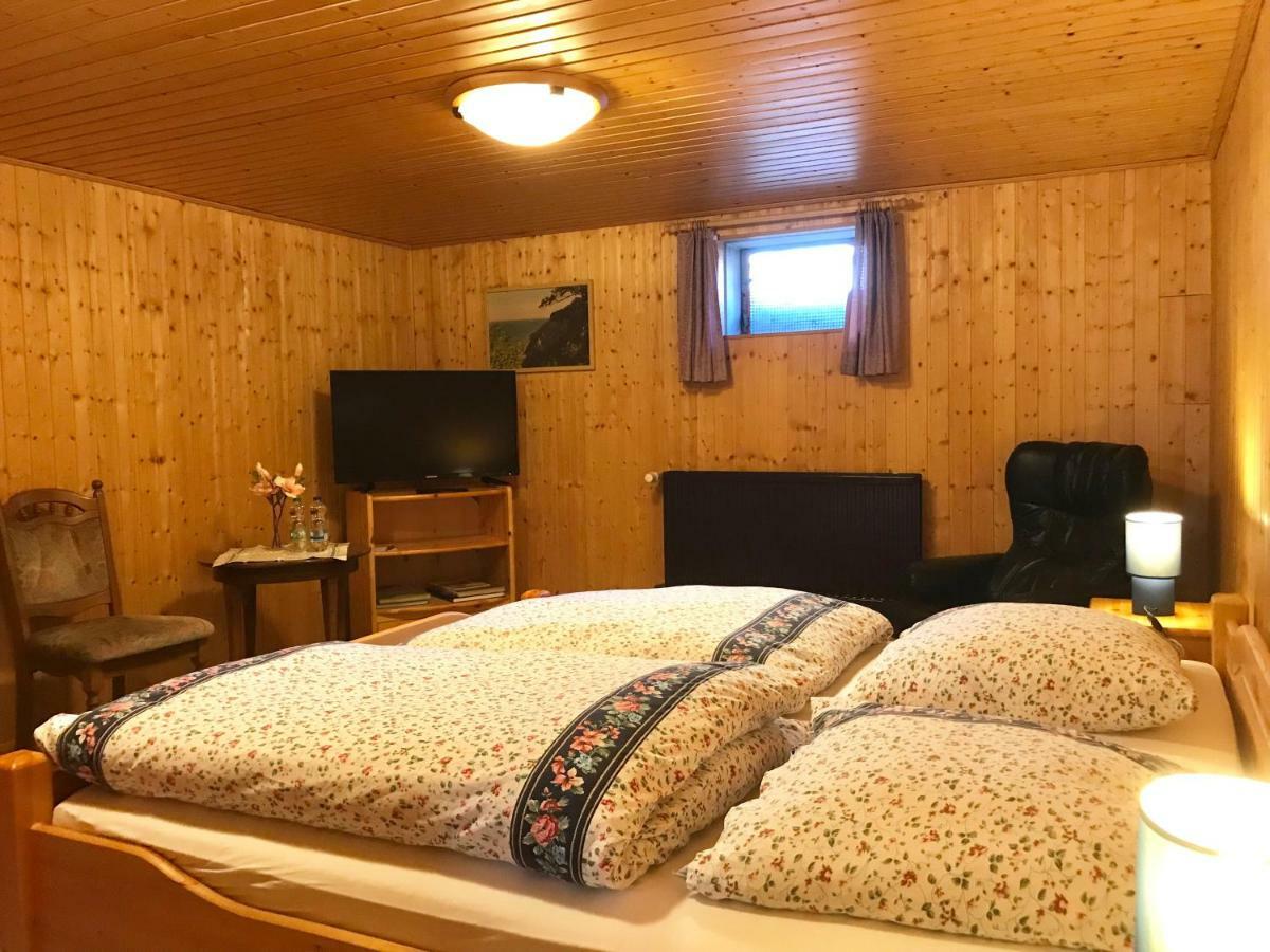 Schoenes Kellerzimmer Mit Bad Apartment Mittelangeln Exterior photo